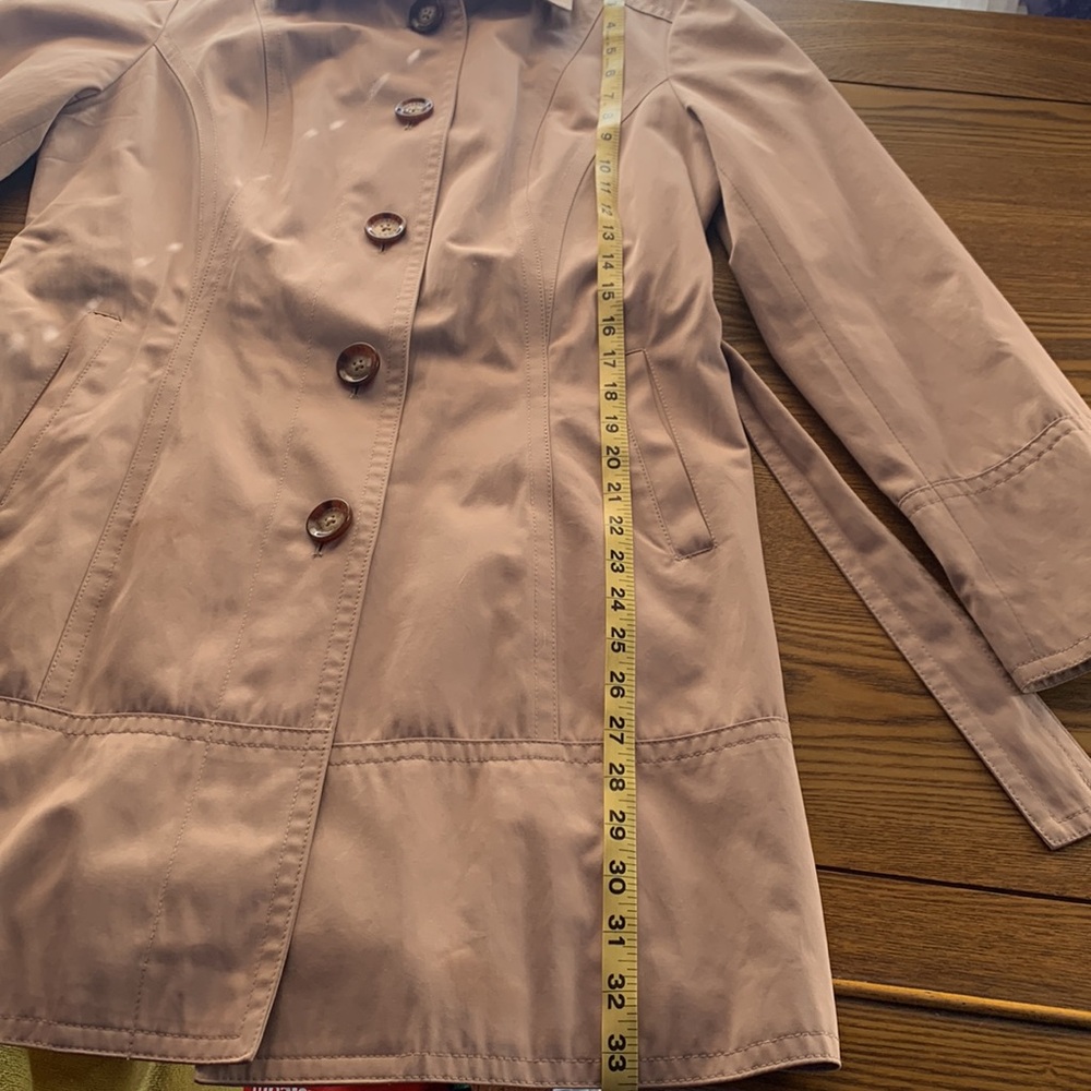 MICHAEL KORS Tan Trench Coat, Medium, pop-collar knee-length w/long buckle belt - Picture 6 of 9